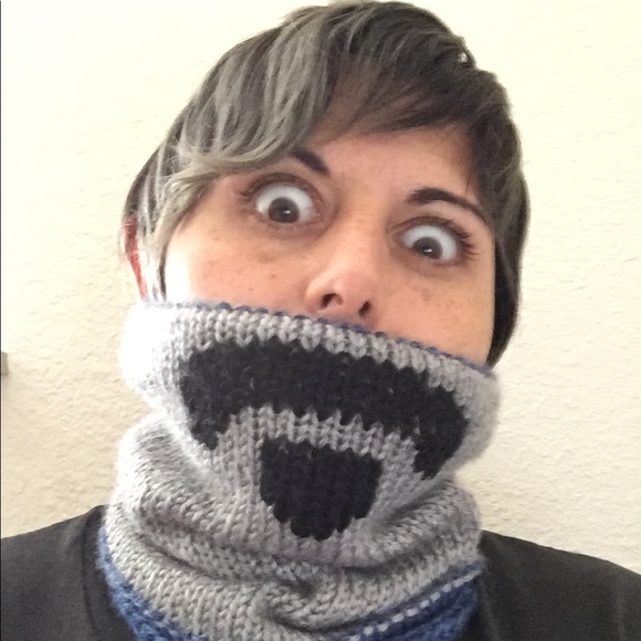 My name is Gabrielle...and I love clothes. - Picture 1 of 6